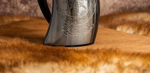 Chope à bière viking en corne naturelle, artisanale, écologique, durable, luxueuse, personnalisable pour les messieurs, à la meilleure offre, pour les soirées cocktails - Product Image 3