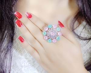 Última llegada Joyería de declaración para mujer Imitación de diamante americano Brillo de larga duración Diseños únicos para cada ocasión Latón - Product Image 2