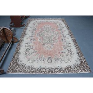 Tapis vintage 5,5x9 pieds, grand tapis turc, tapis en laine blanc et marron à bordures - Product Image 1