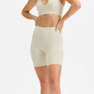 Vêtements de sport haut de gamme pour un style de vie actif, shorts de cycliste offrant une coupe fluide et un port confortable - Product Image 5