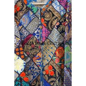 Veste Banjara matelassée brodée à motif floral vintage, faite à la main pour femmes, en denim de coton pur, écologique, pour les festivals de Navratri - Product Image 4