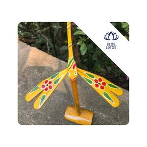 Libellule en bambou disponible pour la fabrication de souvenirs, l'exposition et la présentation de cadeaux, sur mesure au Vietnam - Product Image 1