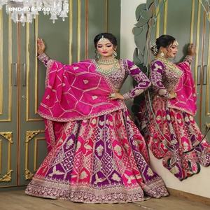 Magnifique Lehenga Choli en Faux Georgette avec Broderie Intriquée de Fils et de Paillettes, Fabricant de Mode Féminine - Product Image 1