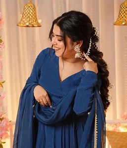 Vesta Exports Designer de luxe Dhoti Costume fait à la main décontracté de haute qualité Vêtements Automne Doublure en soie Fil-Paillettes Broderie Dentelle - Product Image 4
