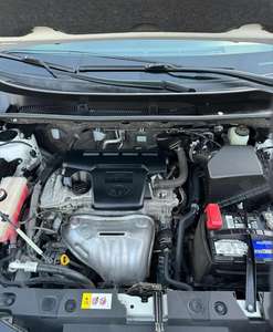 Toyota RAV4 XLE 2017, Interior Oscuro, Asientos de Cuero, Automático, con Volante a la Izquierda, Tamaño de Neumáticos R17, Gasolina/Eléctrico, Usado - Product Image 5