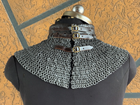 Collier médiéval en cotte de mailles avec garniture en cuir Protège-cou Aventail fabriqué à la main Anneau riveté en acier doux léger Armure Viking