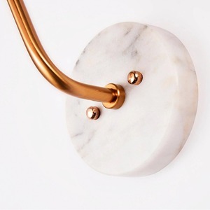 Lámpara de pared de metal vintage única con diseño rústico elegante para iluminar dormitorios, salas de estar y pasillos con brillo cálido - Product Image 4