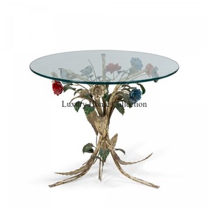 Mesa auxiliar decorativa de Metal para el hogar de diseñador de hojas con marco de Color dorado y tapa de cristal de forma redonda, suministros para muebles de sala de estar - Product Image 1