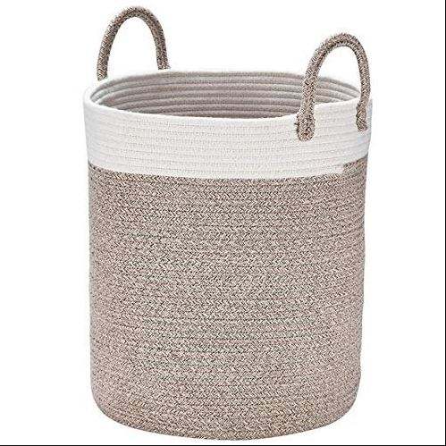 โดยธรรมชาติ