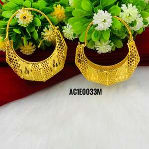 Pendientes chapados en oro de un gramo de moda, diseño bonito en forma de flor, joyería de latón elegante para fiestas, diseño en línea - Product Image 3