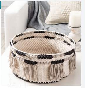 Panier rond en macramé pour le rangement des jouets, fabriqué avec de la corde en coton doux et une finition artisanale élégante - Product Image 5