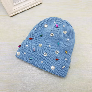 Bonnets d'hiver personnalisés de haute qualité pour hommes et femmes, bonnets en tricot avec logo, vente en gros, bonnets en acrylique colorés avec strass en cristal - Product Image 6