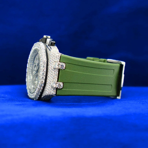 Magnifique montre mécanique à mouvement automatique en acier inoxydable avec détails en moissanite glacée offrant une qualité supérieure et un style tendance - Product Image 3