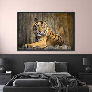 Impression sur toile d'animaux sauvages : Décoration élégante pour la grotte de l'homme, TOILE ENCADRÉE NOIRE - Product Image 1