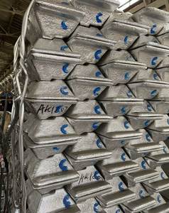 Lingote de aleación de aluminio de alta pureza Grado 7000 Serie ISO9001 Certificado Blanco plateado para aplicaciones industriales - Product Image 3