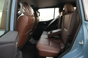 L.C250 Adventure First Edition 2024 Usado en Excelentes Condiciones, 2.4L Turbo, 7 Plazas, Bajo Kilometraje, Sin Problemas Mecánicos, Listo para Conducir - Product Image 2