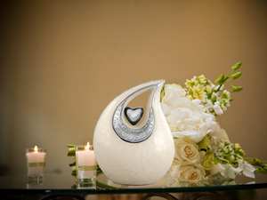 หยดน้ำตาสีเงินสลักลายมุกสีขาวโลหะหยดน้ำตาสำหรับขี้เถ้าของมนุษย์เป็นของ210Lbs สำหรับผู้ใหญ่ - Product Image 4