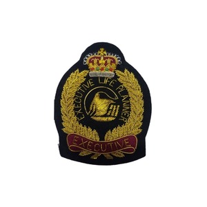 Insignias de Wok bordadas a mano Parches de emblemas de poliéster con etiquetas de ropa de alambre de lingotes Técnicas tejidas - Product Image 1