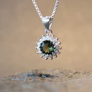 Liontin batu 6mm <span class=keywords><strong>Moldavite</strong></span> perak murni perhiasan <span class=keywords><strong>Moldavite</strong></span> dari Ceko asli kalung liontin <span class=keywords><strong>Moldavite</strong></span> - Product Image 1