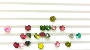 Vente en gros Lot de 6mm en forme de tourmaline naturelle à facettes en vrac cristaux taille brillant Quarts pierres précieuses rose vert certifié IGI - Product Image 6