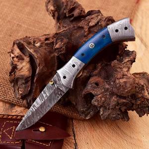 Couteau pliant en acier damassé de haute qualité avec gaine en cuir OEM personnalisable pour une utilisation en extérieur - Product Image 5