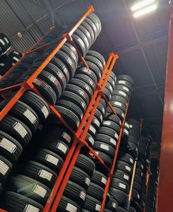 Pneus de voiture radiaux d'occasion de haute qualité 225/45ZR17 avec garantie de 2 ans - Prêts pour l'exportation en gros - Product Image 3