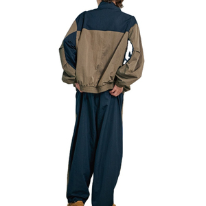 Ropa de mujer personalizada, conjunto corto y chaqueta para correr, chándal de dos piezas con cremallera, conjunto corto de chándal cortavientos de poliéster - Product Image 2