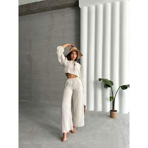 Blusa de Mujer con Lentejuelas y Rayas con Lazo Frontal, Venta al por Mayor de Blusas y Camisas - Product Image 6