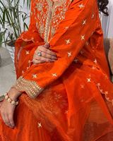 Dernier nouveau designer indien Party Wear Look Top Sharara et costume Dupatta en broderie travail personnaliser vêtements ethniques en gros