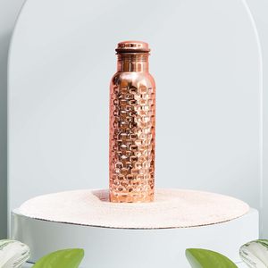 El mejor juego de regalo ocasional, botella de agua martillada de cobre con bolsa de yute y cepillo, accesorios para bebidas disponibles para la venta - Product Image 5