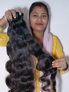 Paquets indiens bruts en gros de couleur noire naturelle Bodywave Bundles Extensions de cheveux humains de temple non transformés - Product Image 5