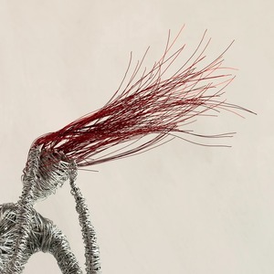 Sculptures en aluminium de style art abstrait moderne en forme de poupée, qualité export, décorations de table pour la maison et le bureau, disponibles en gros - Product Image 2