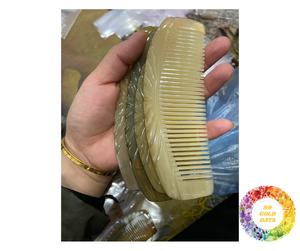 Exquisito peine de cuerno de búfalo para un estilo antiestático lujoso, peine de cuerno Premium hecho a mano, dientes anchos para el cuidado del cabello y la barba - Product Image 2