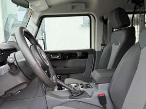 Nuevo/USADO  INE OS GRENADIER UTILITY WAGON  3.0L Transmisión Automática Color BLANCO Metálico Potencia 210 kW (286 Hp) 2 Plazas - Product Image 3