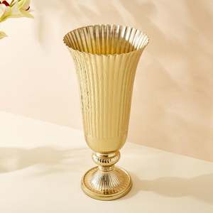 Centro de mesa Florero dorado Alta calidad Hecho a mano Nuevo diseño Florero Metal en maceta de aluminio - Product Image 1