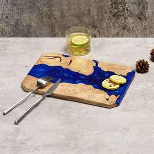 Tabla de cortar de diseñador de arte de resina, tabla de verduras/quesos de madera con láser, bloques de logotipo de madera personalizados, embalaje de piezas - Product Image 1