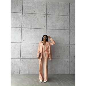 Ensemble veste et pantalon en lin rayé orange pour femmes - Product Image 4