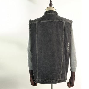 Chaleco vaquero clásico ajustado de talla grande algodón hecho con botón cierre a presión cuello vuelto estilo rasgado chaleco vaquero para hombre - Product Image 2