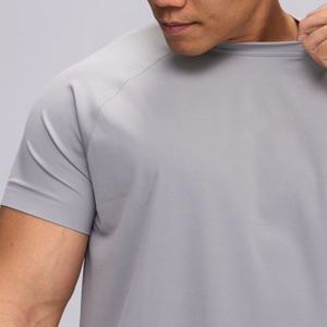Wholesale Sportswear <b>Moisture</b> <b>Wicking</b> Flexible Muscle Tee Seamless Gym <b>T</b>-<b>shirts</b> Scoop Hem Sport <b>T</b> <b>Shirt</b> for Men With Split - Product Image 6