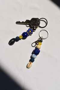 Porte-clés/breloque de sac avec pierre précieuse, céramique et perle de lave | Porte-clés coloré en perles de haute qualité et en acier inoxydable | - Product Image 6