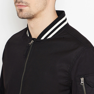 Vestes Softshell Imperméables pour Hommes Vente en Gros Coupe-Vent Légers de Qualité Supérieure Conception Personnalisée Vestes Fabriquées au Pakistan - Product Image 4