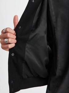 Noir 100% Coton Collège Baseball Veste Hommes Conception Personnalisée Faux Cuir Manches Fermeture à Glissière OEM Hiver Mode Fournisseur - Product Image 4