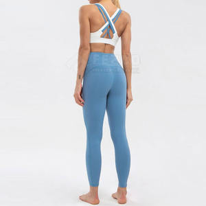 Vêtements de fitness à prix bon marché Ensemble de yoga pour femmes à séchage rapide Ensemble de yoga pour femmes en polyester spandex - Product Image 2