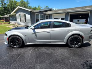 Dodge Charger SRT Hellcat Widebody 2021, 150-200 CV, Motor V8 Supercargado, Interior de Cuero Oscuro Izquierdo, Techo Solar, Transmisión Automática - Product Image 4