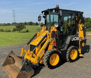 Chargeuse-pelleteuse compacte JCB 1CX, mini-chargeuse frontale avec excavateur arrière pour la construction et l'agriculture, en stock et à vendre - Product Image 4