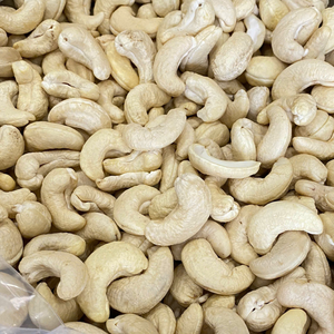 Vente en gros de noix de cajou W180,W240,W320 noix de cajou noix de cajou prix bon marché du Vietnam, emballage Oem Odm Santigo - Product Image 1