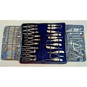 Ensemble d'instruments vétérinaires chirurgicaux professionnels pour dentiste dentaire 60 pièces avec étui de haute qualité - Product Image 1