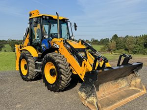 รถตักล้อยางแบคโฮ JCB Sitemaster PRO ดีเซล ปี 2024 ขนาด 9 ตัน ประสิทธิภาพสูง 4CX พร้อมชิ้นส่วน KYB แกนกลางเครื่องยนต์ มอเตอร์ แบริ่ง และปั๊ม - Product Image 3