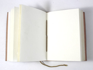 Journal en papier de coton recyclé fait à la main de couleur antique avec couverture en cuir véritable personnalisée Logo gravé et reliure à colle-Cadeau - Product Image 3