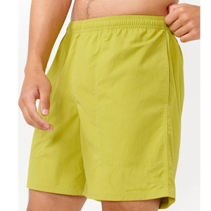 Shorts de sport pour hommes en polyester respirant à séchage rapide, écologiques, décontractés, avec cordon de serrage sur le devant, uni, vente en gros - Product Image 5
